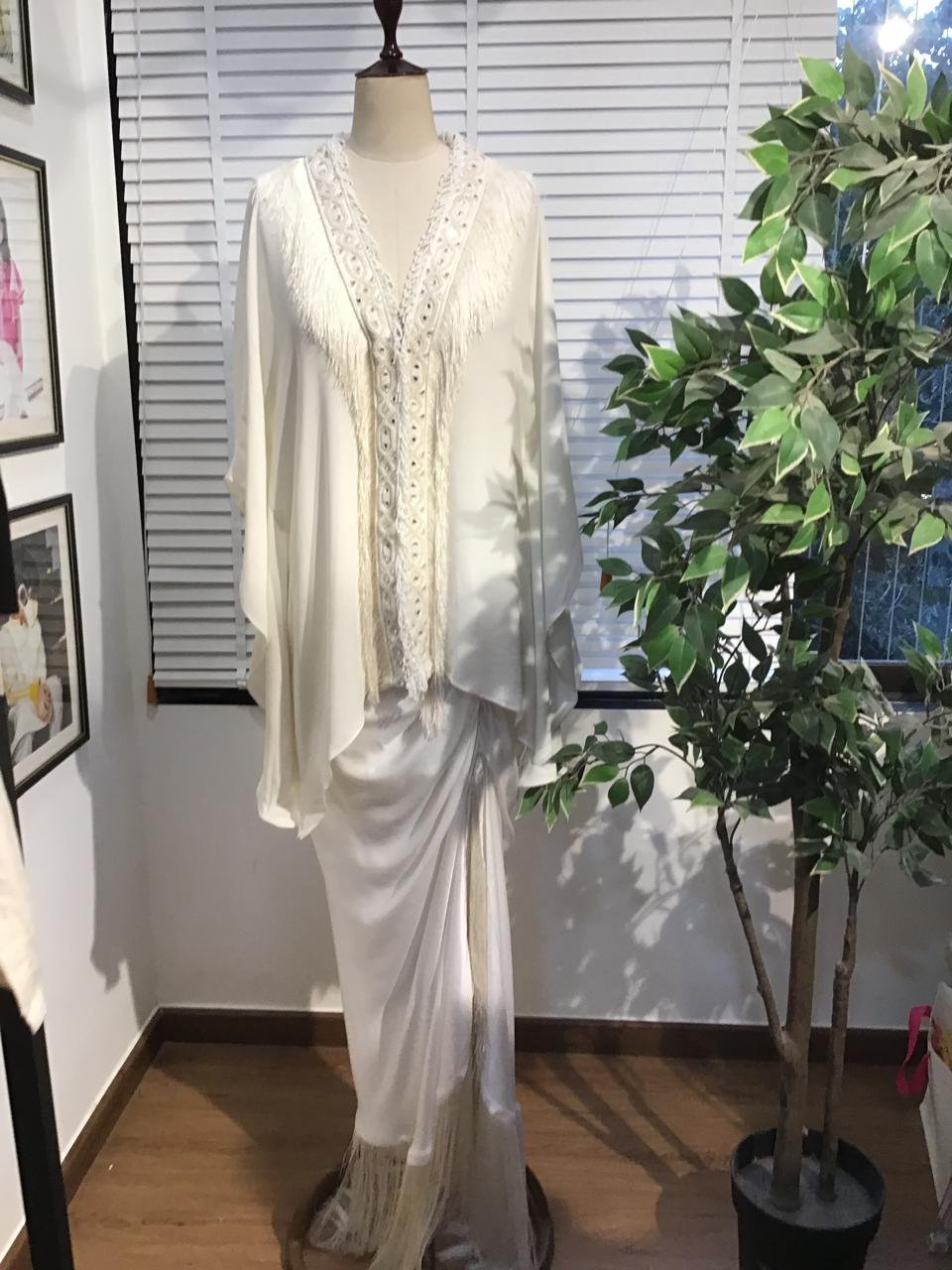 IVORY FRINGE EMBROIDERED KAFTANSET .