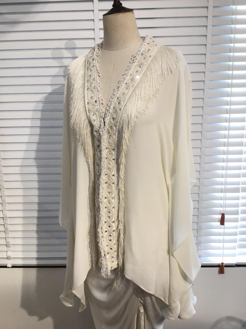 IVORY FRINGE EMBROIDERED KAFTANSET .