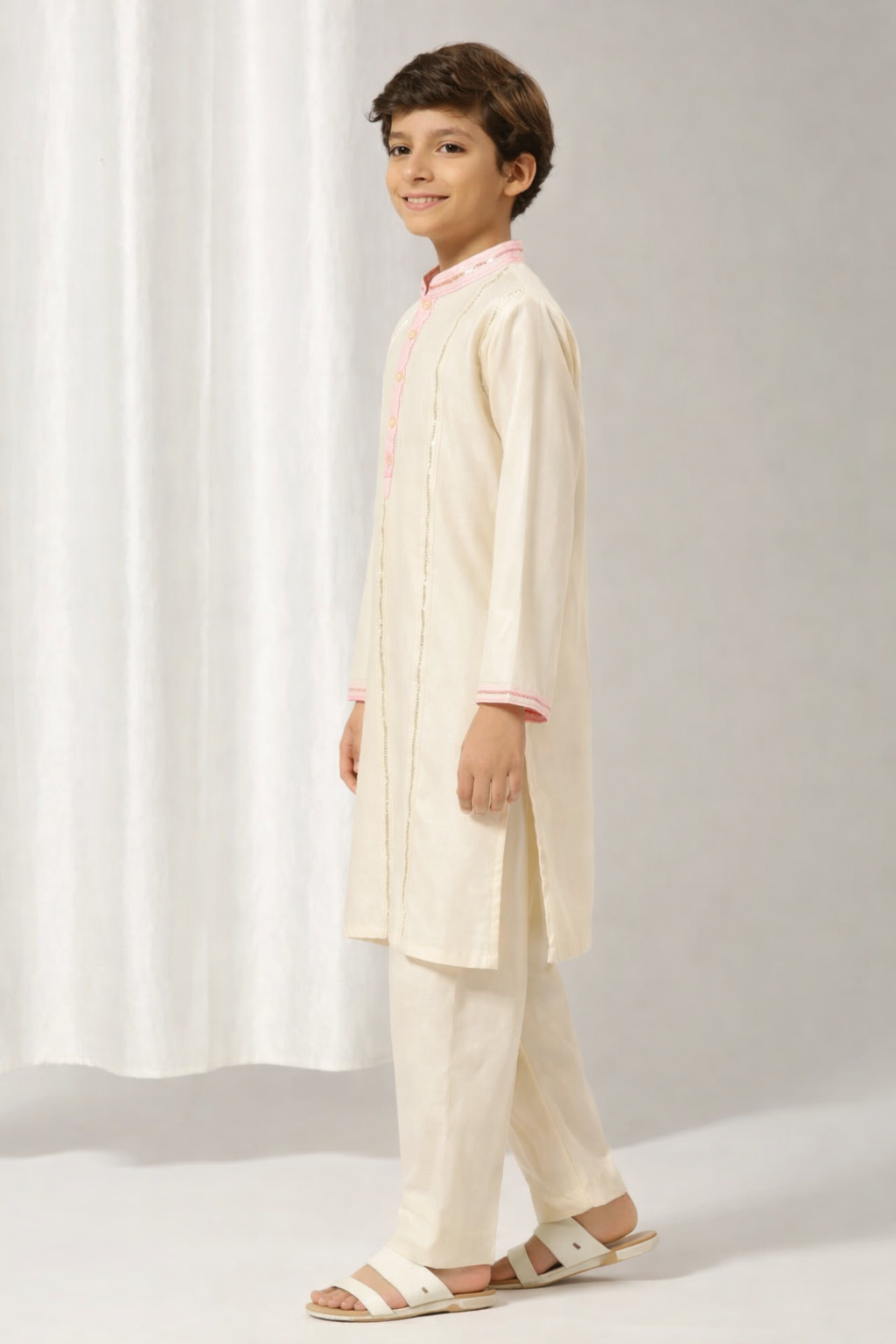 Off White anchorline kurtaset with pink contrast.
