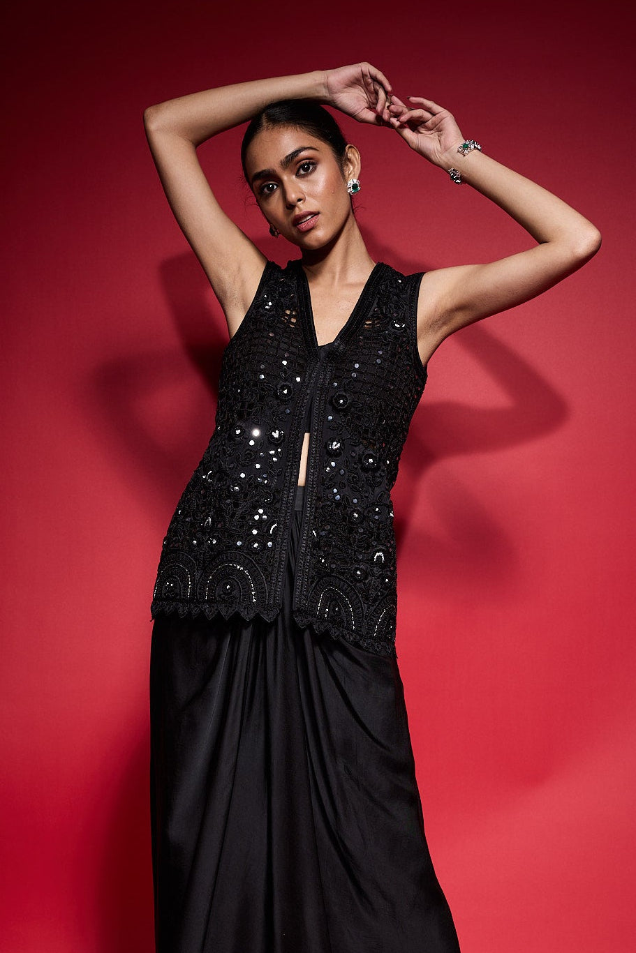BLACK FLORAL EMBROIDERED CUTOWRK VEST