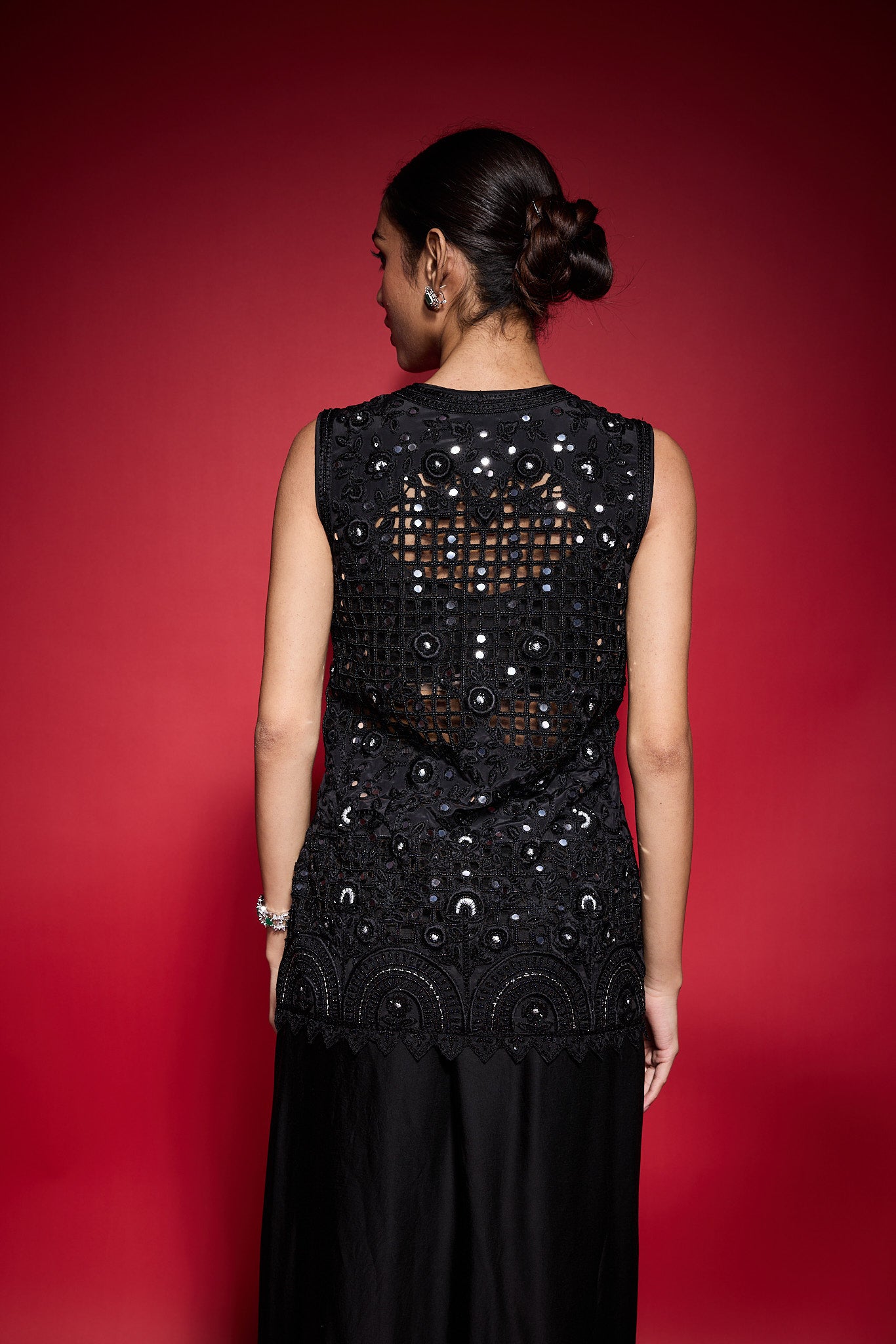 BLACK FLORAL EMBROIDERED CUTOWRK VESTSET