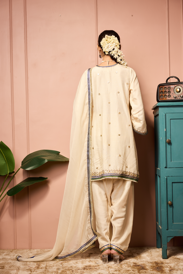 IVORY GOTA SIKKA EMBROIDERED KURTASET.