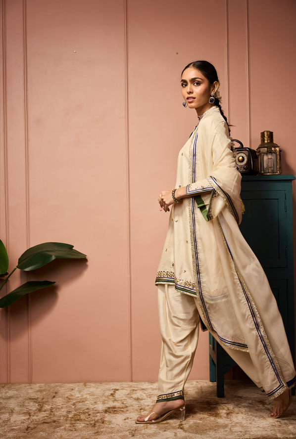 IVORY GOTA SIKKA EMBROIDERED KURTASET.