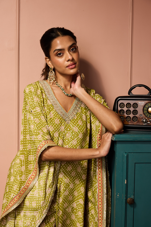 MEHENDI BANDHEJ FRONT SLIT KAFATNSET