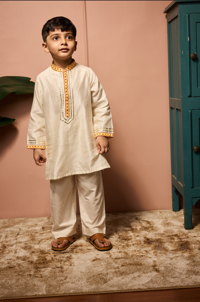 OFF WHITE WITH HALDI BANDHEJ CONTRAST KURTASET.