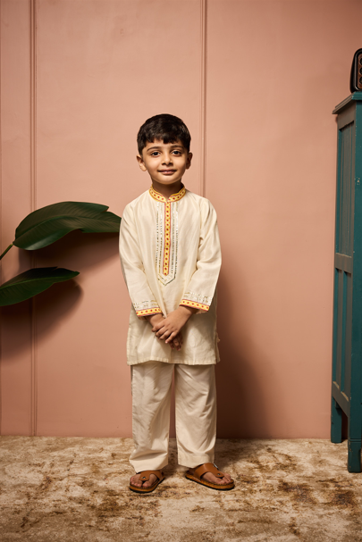 OFF WHITE WITH HALDI BANDHEJ CONTRAST KURTASET.