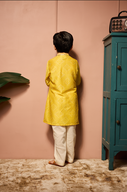 HALDI BANDHEJ KURTASET.
