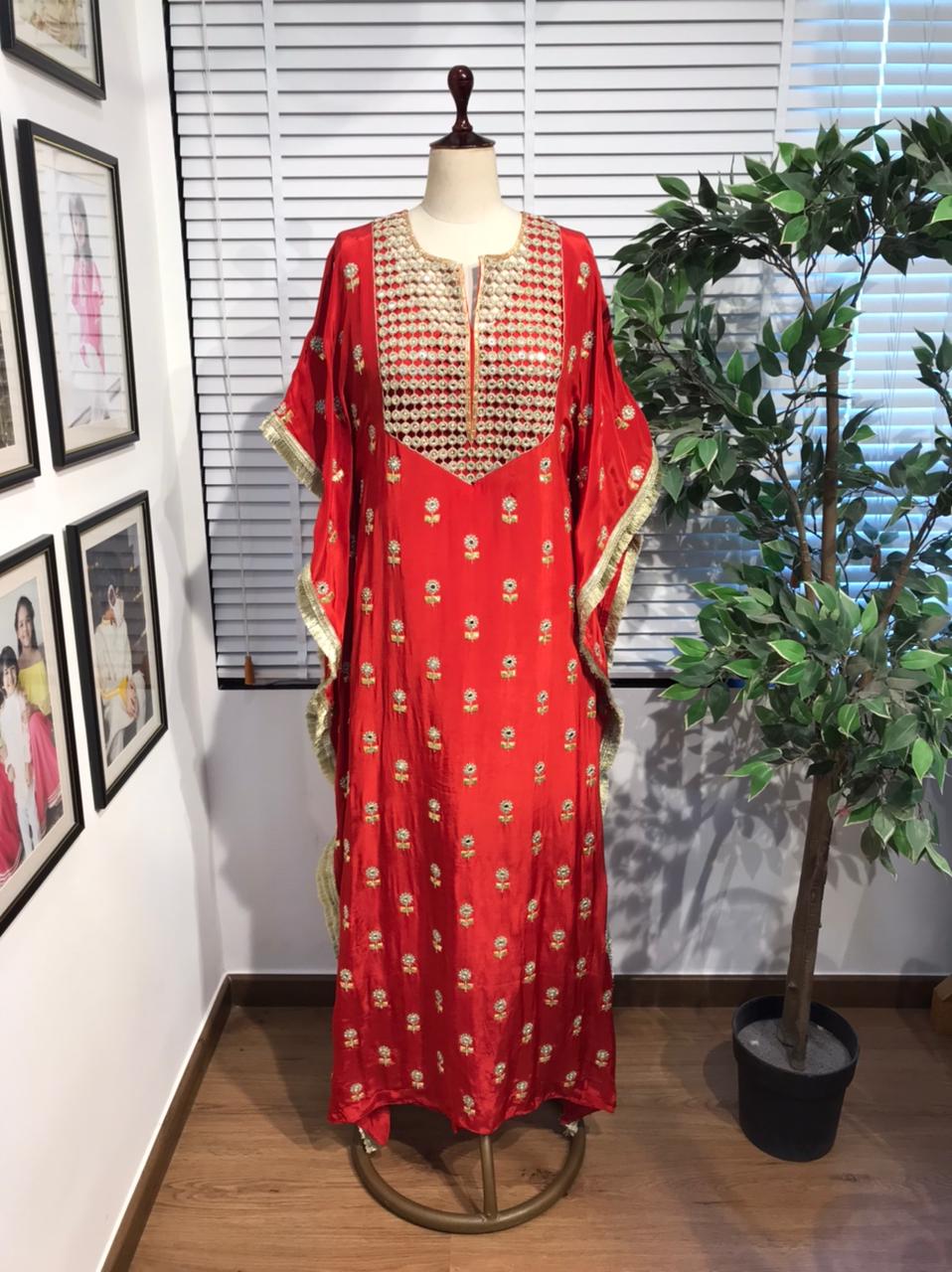 Red cutwork kaftanset.