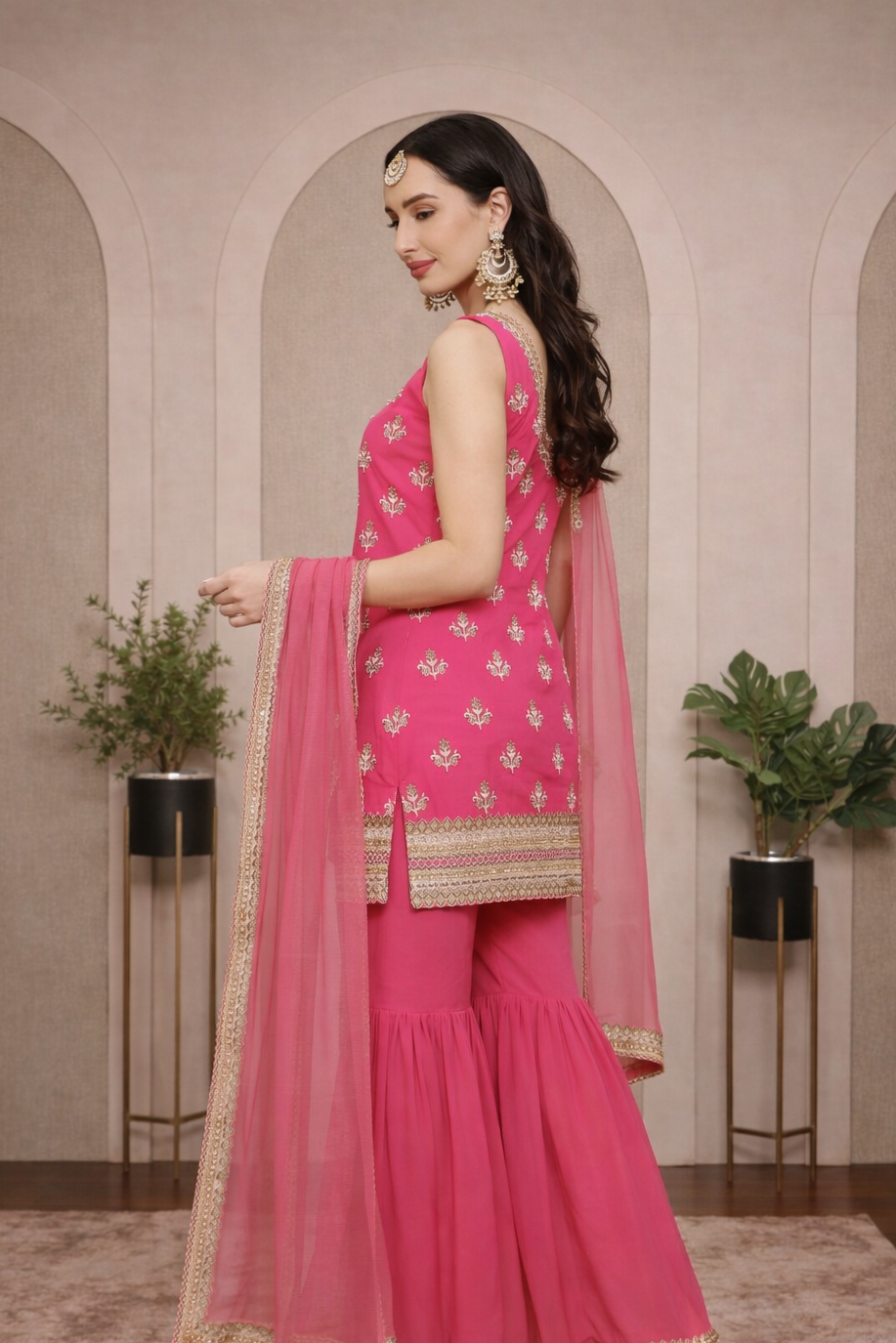 Pink embroidered shararaset