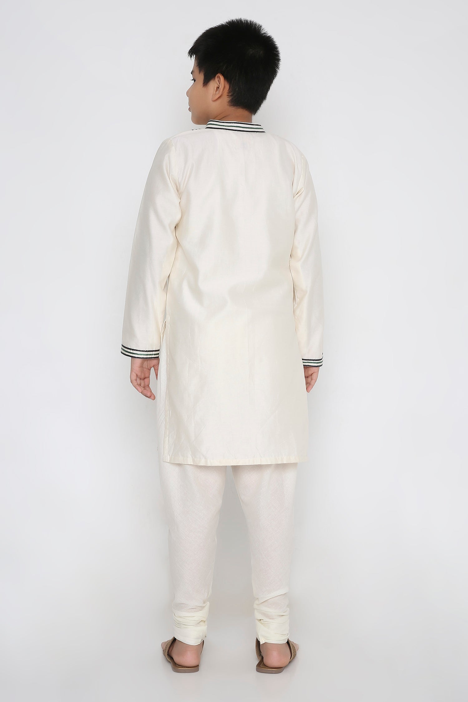 Off white gota lines kurtaset.