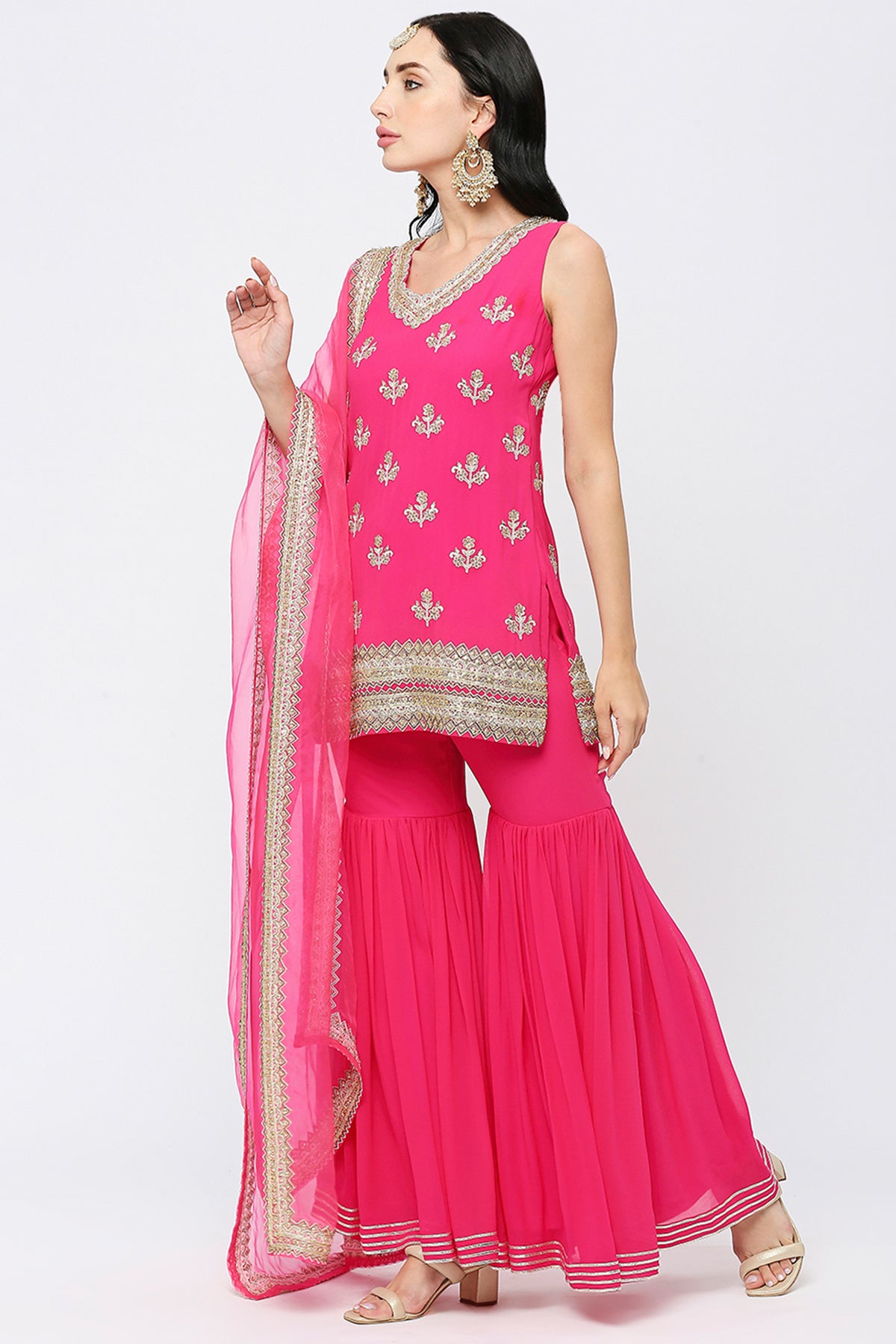 Pink embroidered shararaset